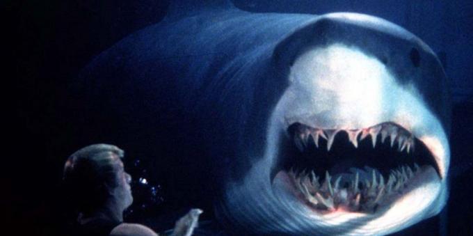 Filme cu rechini: Marea albastră profundă