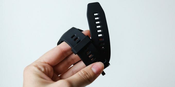 Huawei Watch GT 2e: perforare pe curea