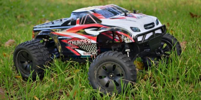 ZD Racing Thunder vedere laterală