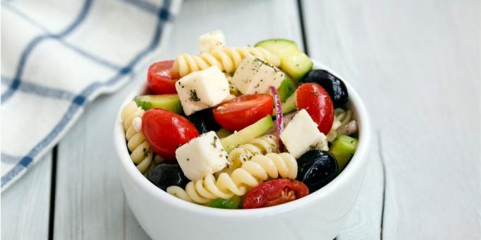 Salată de paste grecești