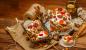 Prăjituri de Paște cu stafide, fructe confiate și rom