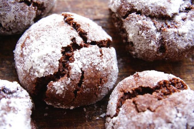 Rețetă pentru cookie-uri ciocolata în zahăr pudră 