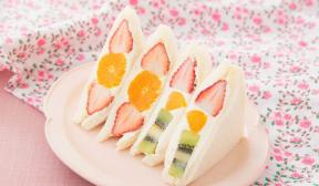 Sandvișuri japoneze perfecte cu fructe