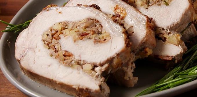 Retete cu carne de porc: Carne de porc umplute cu bacon, mere și nuci