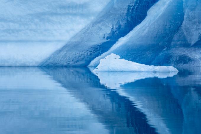 Fotografii frumoase: Iceberg Contours de Rob Weir