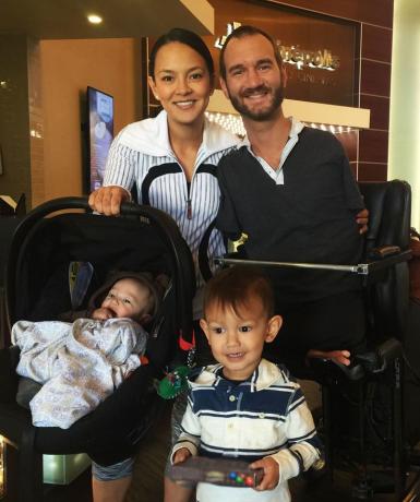 Nick Vujicic și soția și copiii