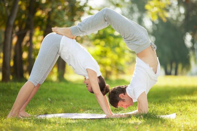 Akro- și baie de aburi de yoga