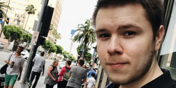 Redactor șef Vadim DTF Yelistratov: selfie cu Hollywood Boulevard