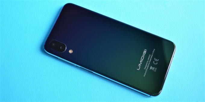 UMIDIGI One Pro: Suprafața de spate