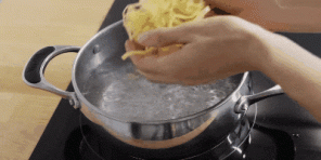 Cum și cât să gătiți tăiței, astfel încât să nu se lipească
