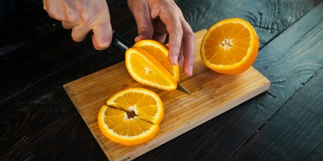 Gem de caise și portocale: tocați portocalele