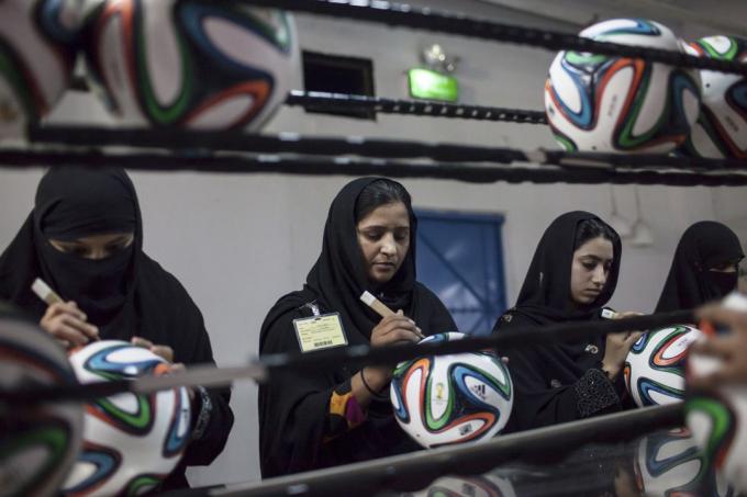 Producția de mingi de fotbal, Pakistan