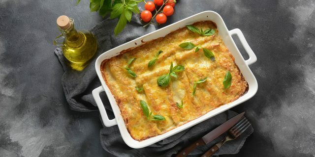 Cannelloni cu pui tocat cu sos bechamel