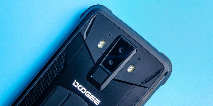 Doogee S90: 