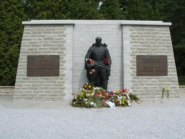 Soldatul de bronz la Tallinn