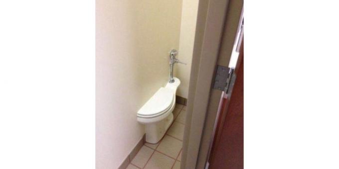 de perete pe toaletă