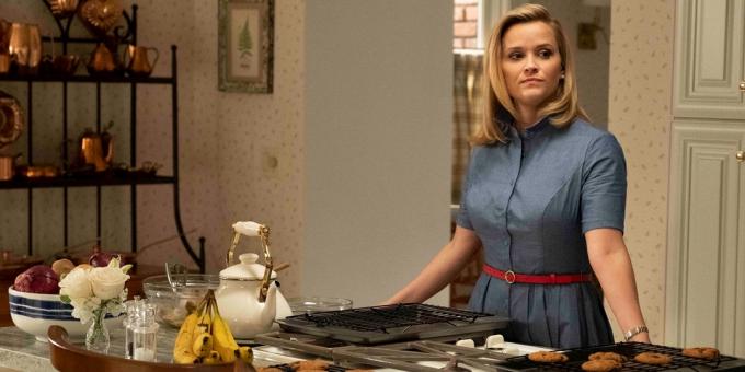 Reese Witherspoon în seria "Fires Smolder Everywhere"