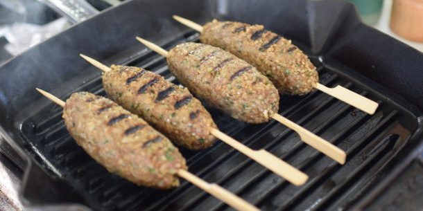 Cum de a găti kebab la farfurie