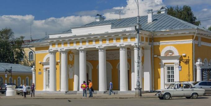 Ce să vezi în Kostroma: casă de pază