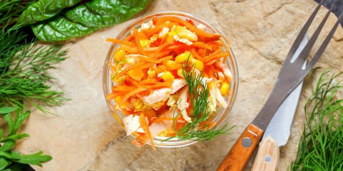 Salată de pui cu morcovi coreeni și porumb