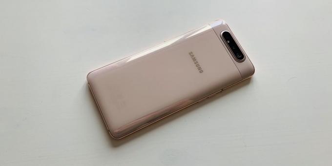 Samsung Galaxy A80: panoul din spate