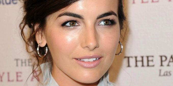 Machiaj pentru ochii „coborâți”. Camilla Belle