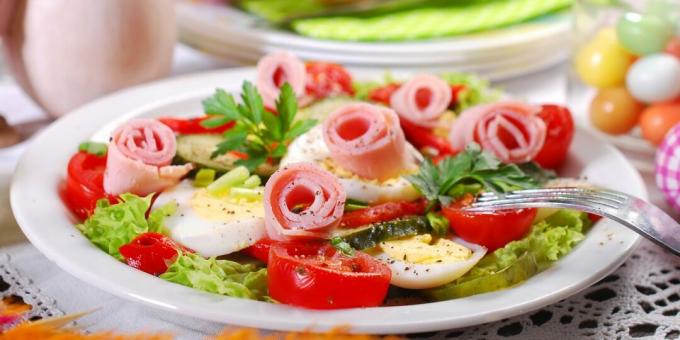 Salată cu șuncă și ouă