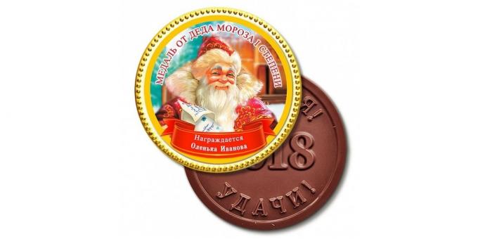 Cadouri pentru Anul Nou: medalie de ciocolată