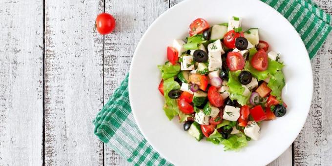 Salata greceasca cu branza