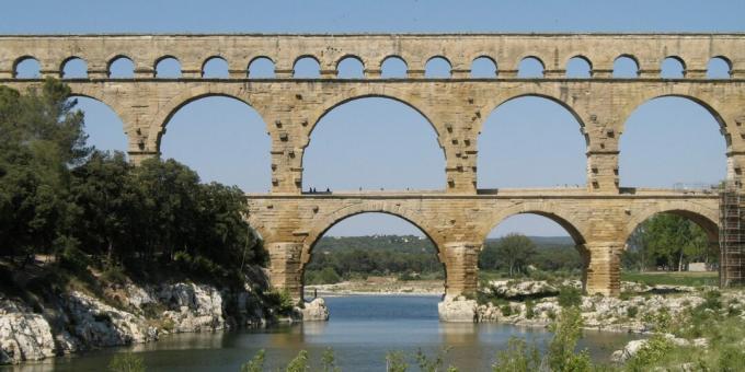 monumente arhitecturale: Pont du Gard