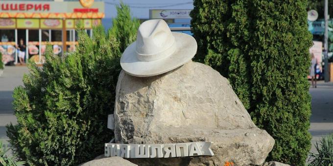 Atracții din Anapa: monument la Pălăria Albă