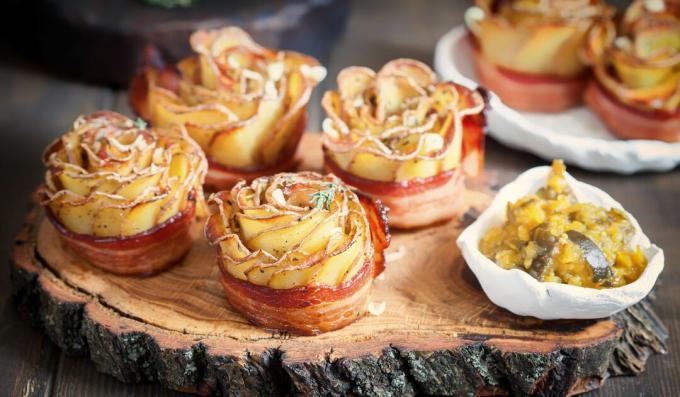 Trandafiri din cartofi cu bacon