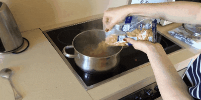 Cum să gătești coarne într-o cratiță